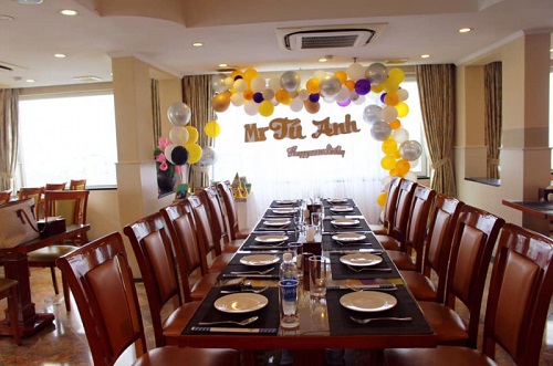 Nhà hàng có phòng riêng tổ chức sinh nhật